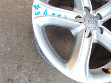 Laden Sie das Bild in den Galerie-Viewer, 1x Alufelge 17 Zoll 7.5" 5x112 45ET Glanz Silber 8K0601025BK Audi A4 B8 FEL5472316971nb