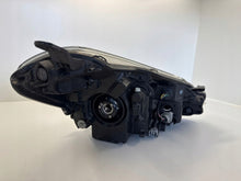 Laden Sie das Bild in den Galerie-Viewer, Frontscheinwerfer Toyota Yaris Links Scheinwerfer Headlight SCH5628572869gt