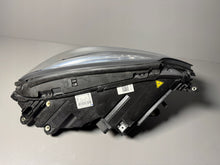 Laden Sie das Bild in den Galerie-Viewer, Frontscheinwerfer Mercedes-Benz W222 2229061502 Xenon Links Headlight SCH7243799916ik