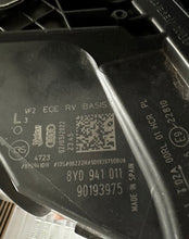 Laden Sie das Bild in den Galerie-Viewer, Frontscheinwerfer Audi A3 8Y0941011 LED Links Scheinwerfer Headlight