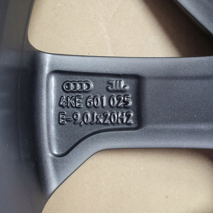1x Alufelge 20 Zoll 9.0" 5x112 38ET Matt Graphit 4KE601025 Audi E-Tron Mg FEL9596986610qz