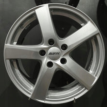 Laden Sie das Bild in den Galerie-Viewer, 4x Alufelge 17 Zoll 7.0" 5x112 48 5ET Glanz Silber Seat Leon Rim Wheel FEL7685856827ft