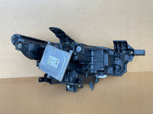 Laden Sie das Bild in den Galerie-Viewer, Frontscheinwerfer Mazda BCJH-51040 LED Links Scheinwerfer Headlight