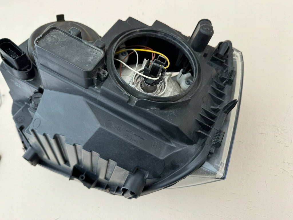 Frontscheinwerfer VW 7E1941016T Rechts Scheinwerfer Headlight SCH2858504824kg