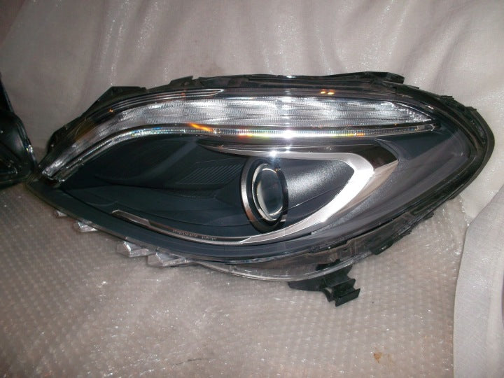 Frontscheinwerfer Mercedes-Benz W246 A2468201661 A2468201561 Xenon Ein Satz SCH6062824472wd