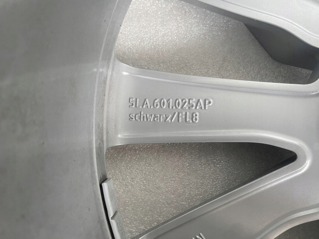 1x Alufelge 19 Zoll 8.0" 5x112 45ET Glanz Silber 5LA601025AP Skoda Enyaq FEL5406088160zp
