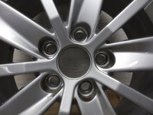 Load image into Gallery viewer, 1x Alufelge 15 Zoll 6.0&quot; 5x100 38ET Glanz Silber 6C0601025 VW Polo Rim Wheel