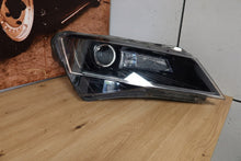 Laden Sie das Bild in den Galerie-Viewer, Frontscheinwerfer Skoda Superb III 3V1941016L 3V1941016A Xenon Rechts Headlight
