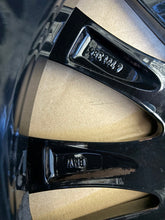 Load image into Gallery viewer, 1x Alufelge 19 Zoll 9.0" 5x120 44ET Glanz Silber 6791384 BMW Rim Wheel FEL8932803559cy