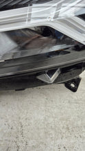 Laden Sie das Bild in den Galerie-Viewer, Frontscheinwerfer Dacia Sandero III 260601750R Full LED Links Headlight SCH9306905449le