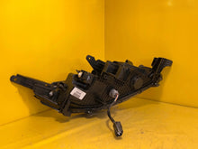 Laden Sie das Bild in den Galerie-Viewer, Frontscheinwerfer Mitsubishi L200 8301D382 LED Ein Stück (Rechts oder Links)