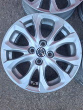 Load image into Gallery viewer, 4x Alufelge 15 Zoll 5.5" 4x100 40ET Glanz Silber 9965465550 Mazda 2 Dj Rim Wheel FEL3246505802tt