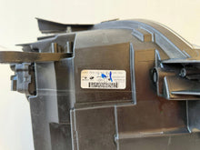 Laden Sie das Bild in den Galerie-Viewer, Frontscheinwerfer Renault Twingo III 260602593R Links Scheinwerfer Headlight SCH2403982813ro