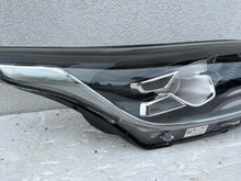 Laden Sie das Bild in den Galerie-Viewer, Frontscheinwerfer Kia Ceed 92102-J7XXX Rechts Scheinwerfer Headlight