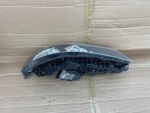 Laden Sie das Bild in den Galerie-Viewer, Frontscheinwerfer Renault Laguna III 8200555906 Xenon Rechts Headlight