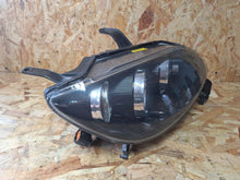 Laden Sie das Bild in den Galerie-Viewer, Frontscheinwerfer Mazda 2 VAY3259 Rechts Scheinwerfer Headlight