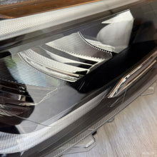 Load image into Gallery viewer, Frontscheinwerfer VW Taigo 2G7941005A 2G7941006A LED Ein Satz Headlight