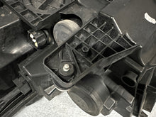 Laden Sie das Bild in den Galerie-Viewer, Frontscheinwerfer VW Passat B8 3G1941036P- LED Rechts Scheinwerfer Headlight