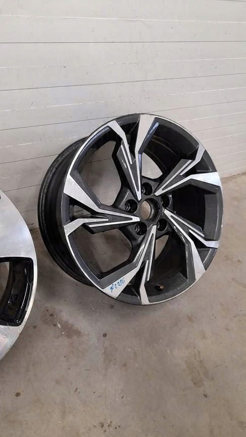 1x Alufelge 18 Zoll 8.0" 5x112 46ET Silber Audi A3 Rim Wheel FEL6445895749iz