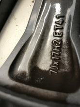 Laden Sie das Bild in den Galerie-Viewer, 1x Alufelge 17 Zoll 7.0&quot; 5x100 Glanz Schwarz 5J0601025T Skoda Fabia Ii Rim Wheel