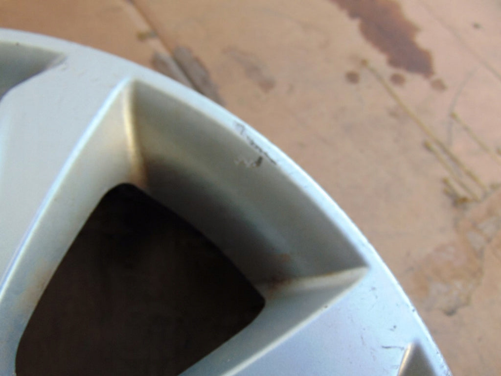 1x Alufelge 16 Zoll 6.5" 5x114.3 45ET Silber PZ474-E067D-Z Toyota Auris