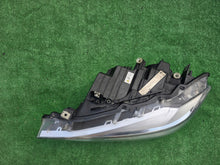 Load image into Gallery viewer, Frontscheinwerfer BMW 3 F30 F31 6311-7259525 Bi-Xenon Rechts oder Links SCH1581411821yx