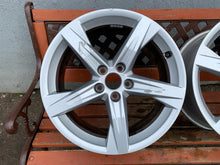 Load image into Gallery viewer, 1x Alufelge 18 Zoll 8.0&quot; 5x112 39ET Glanz Silber 80A601025BE Audi Q5 Rim Wheel