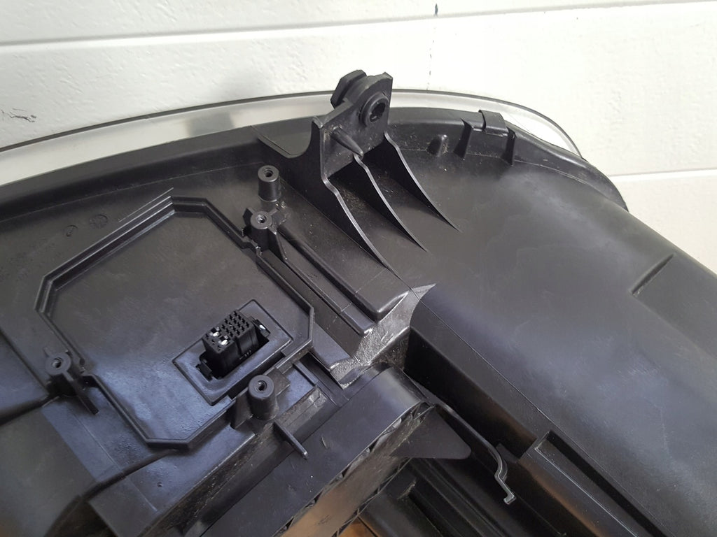 Frontscheinwerfer VW Touran 1T0941031F Xenon Ein Stück (Rechts oder Links)