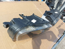 Load image into Gallery viewer, Frontscheinwerfer Dacia Spring 260101001R 260607303R Ein Satz Headlight SCH5360965234yi