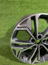 Load image into Gallery viewer, 1x Alufelge 19 Zoll 8.0" 5x114.3 51ET 52910-S1330 Hyundai Santa I Rim Wheel FEL2315900663md