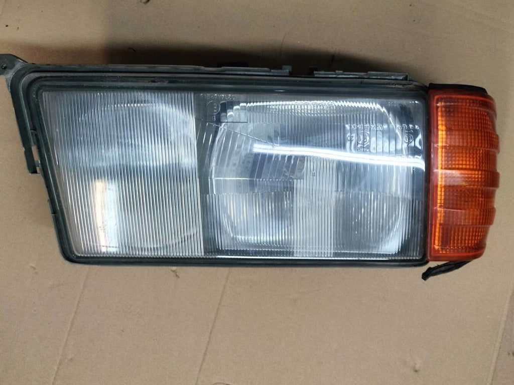 Frontscheinwerfer Mercedes-Benz 190 W201 1305239014 0028268590 LED Rechts