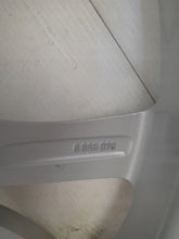 Load image into Gallery viewer, 1x Alufelge 19 Zoll 9.0" 5x120 18ET 6858873 BMW Rim Wheel FEL7083901431kd