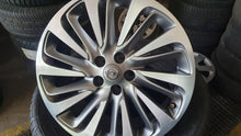 Load image into Gallery viewer, 1x Alufelge 18 Zoll 7.5" 5x110 37ET Glanz Grau 13385455 Mg Astra Gtc Meriva FEL2763250426eu