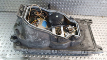 Laden Sie das Bild in den Galerie-Viewer, Frontscheinwerfer Mercedes-Benz W123 Links Scheinwerfer Headlight
