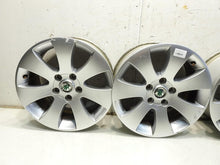 Laden Sie das Bild in den Galerie-Viewer, 4x Alufelge 16 Zoll 7.0" 5x112 45ET Glanz Silber 3T0601025 Skoda Superb Ii FEL7967440793fc