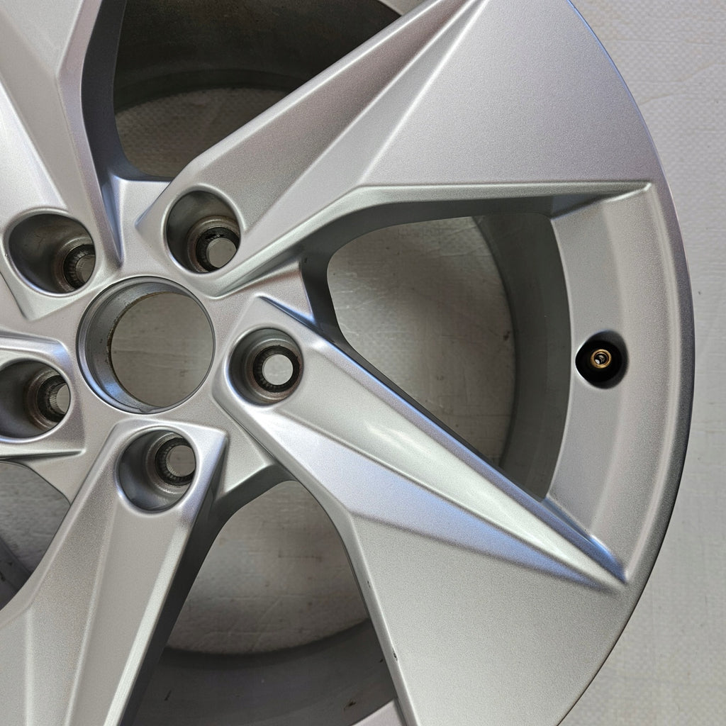 1x Alufelge 17 Zoll 8.0" 5x112 46ET 8Y0601025A Audi A4 A3 Rim Wheel FEL7584324807rt