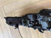 Load image into Gallery viewer, Frontscheinwerfer Toyota Corolla 81150-02S70 Full LED Rechts oder Links