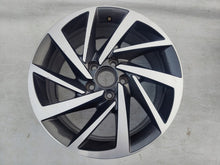 Laden Sie das Bild in den Galerie-Viewer, 1x Alufelge 17 Zoll 7.0" 5x112 43ET Glanz 5C0601025CC Mg Beetle Rim Wheel FEL5654847522da