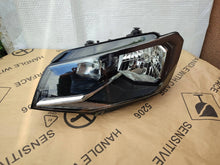 Laden Sie das Bild in den Galerie-Viewer, Frontscheinwerfer VW Caddy III 2K1941015B Links Scheinwerfer Headlight