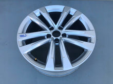 Laden Sie das Bild in den Galerie-Viewer, 1x Alufelge 19 Zoll 8.5&quot; 5x112 45ET 4G0601025CQ Audi A6 C7 Rim Wheel