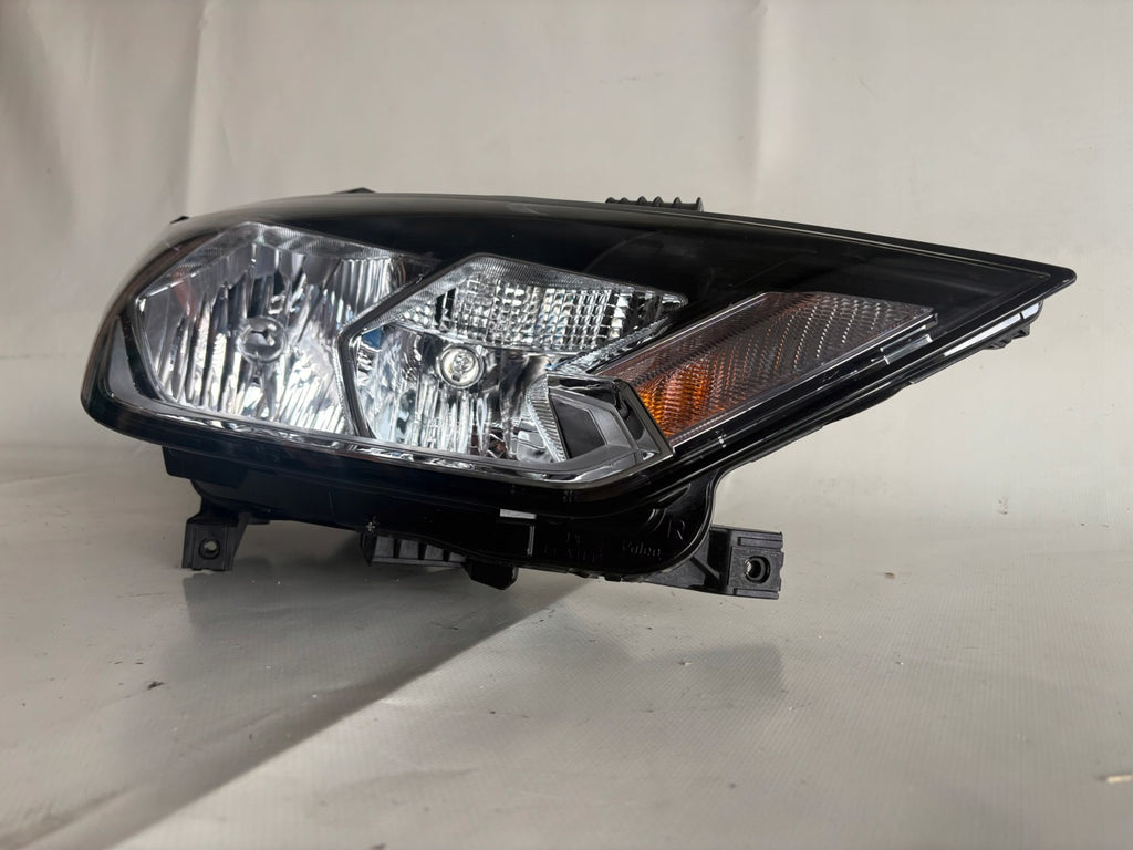 Frontscheinwerfer Audi A1 82A941004 Rechts Scheinwerfer Headlight SCH4097210765cy