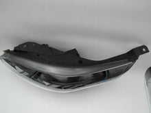 Laden Sie das Bild in den Galerie-Viewer, Frontscheinwerfer Kia Ceed 92101J7500 Full LED Ein Stück (Rechts oder Links)