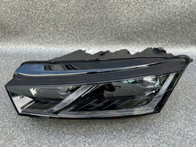 Laden Sie das Bild in den Galerie-Viewer, Frontscheinwerfer Skoda Octavia IV 5E4941015A Links Scheinwerfer Headlight SCH7611850896dt