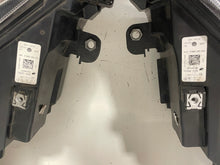 Load image into Gallery viewer, Frontscheinwerfer VW Taigo 2G7941006A 2G7941005A Full LED Ein Satz Headlight SCH9449332435oc