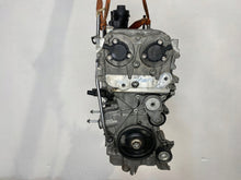 Laden Sie das Bild in den Galerie-Viewer, Motor Mercedes-Benz W176 M270910 1.6 CGI 94TKm 2012 Benzin Engine Unkomplett
