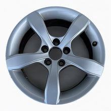 Laden Sie das Bild in den Galerie-Viewer, 1x Alufelge 15 Zoll 6.0&quot; 5x100 29ET Glanz Silber 8X0071495 Audi A1 Rim Wheel