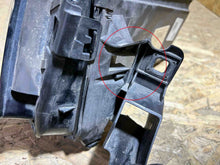 Laden Sie das Bild in den Galerie-Viewer, Frontscheinwerfer Mercedes-Benz Gle W166 A1669061603 Rechts Headlight