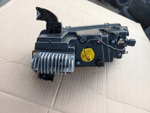 Laden Sie das Bild in den Galerie-Viewer, Frontscheinwerfer Dacia Spring Rechts Scheinwerfer Headlight