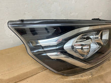 Laden Sie das Bild in den Galerie-Viewer, Frontscheinwerfer Ford Transit Custom JK21-13W029-DG JK2113W029DG LED Rechts