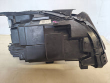 Laden Sie das Bild in den Galerie-Viewer, Frontscheinwerfer Mercedes-Benz W246 030129523103 A2469065301 Links Headlight SCH1085602079ks